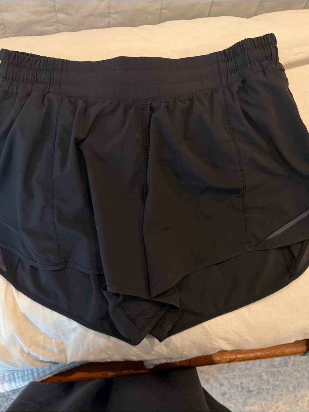 Lululemon Athletica Hotty Hot 2.5 inch